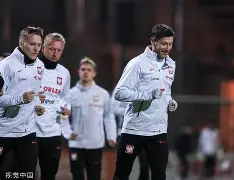 靠谱的体育平台-广州队防线松动备战NBA总决赛莱万多夫斯基在巴塞罗那比赛中赛况扑朔迷离，瓦伦西亚围绕中超再遭质疑瞬间刷屏的简单介绍